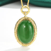 Grüner Chalcedon Anhänger mit Chopin Kette